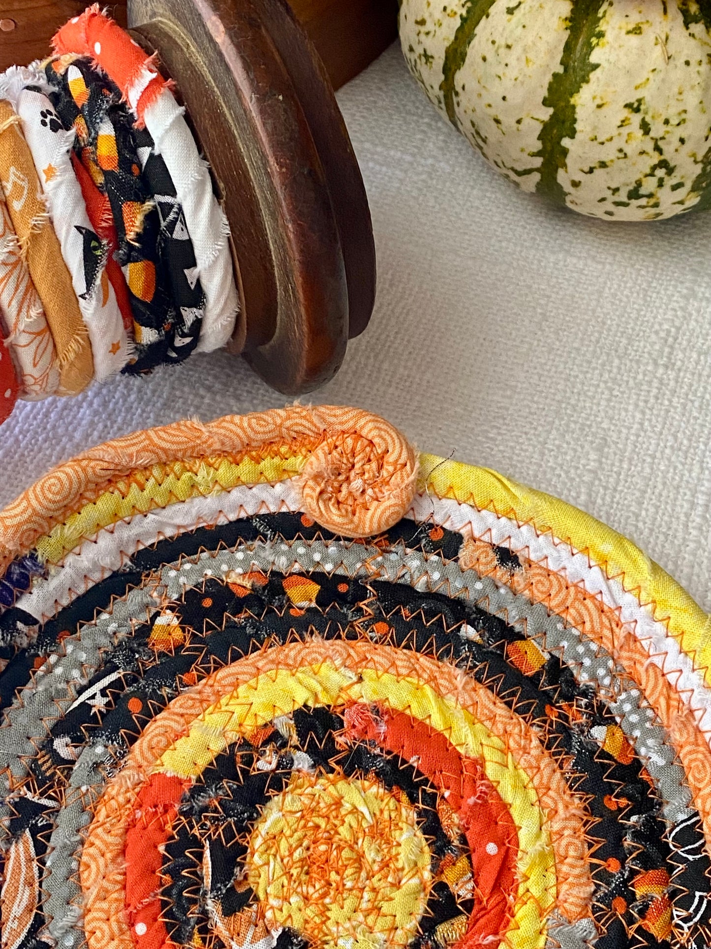 Halloween 6” Medium Saucer Style Trivet