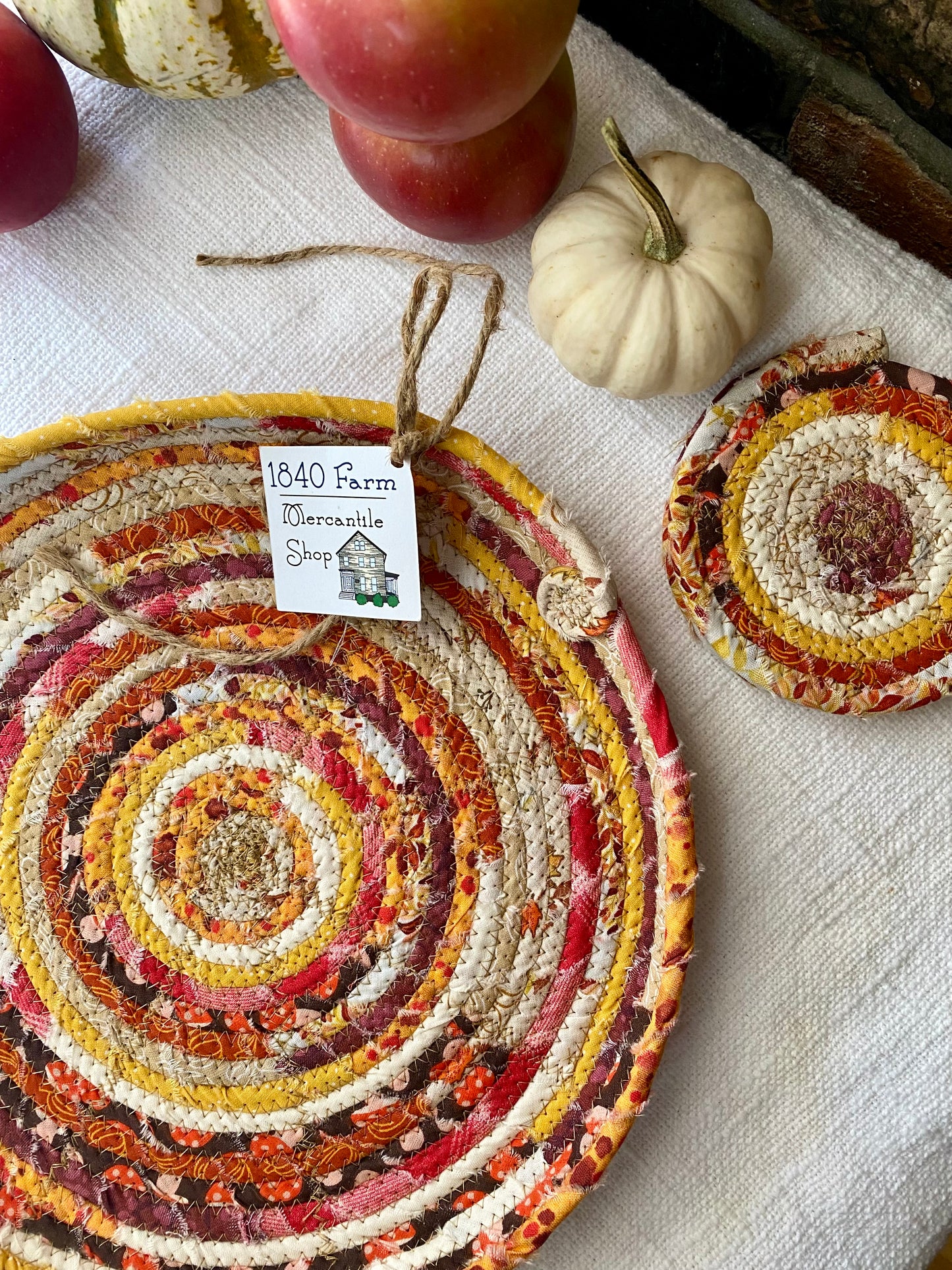 10” Extra Large Saucer Style Trivet