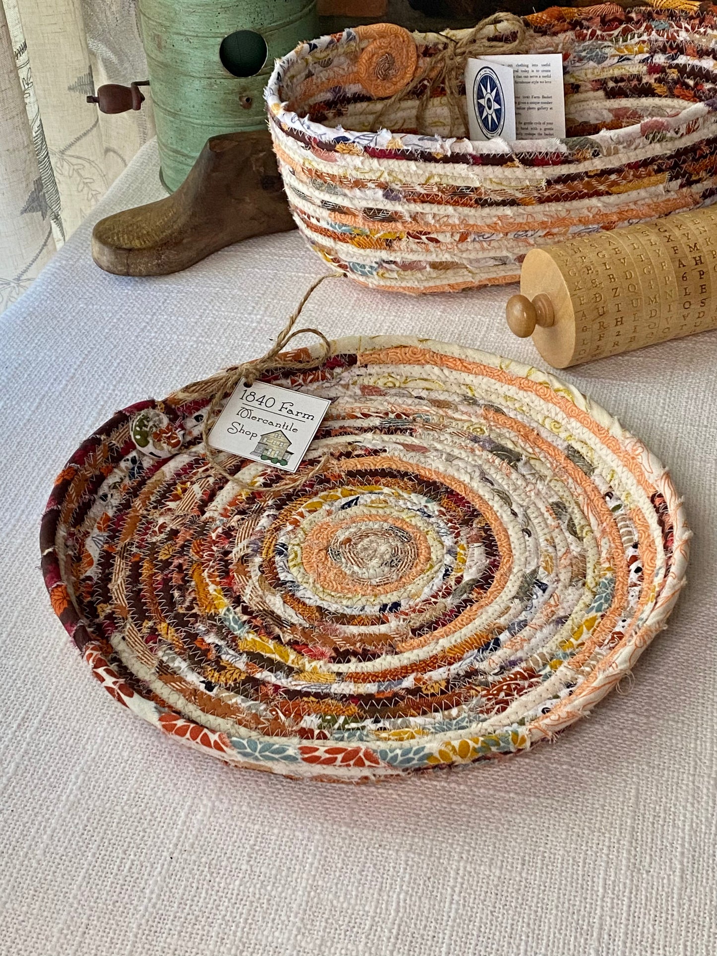 Fall 10” Extra Large Saucer Style Trivet
