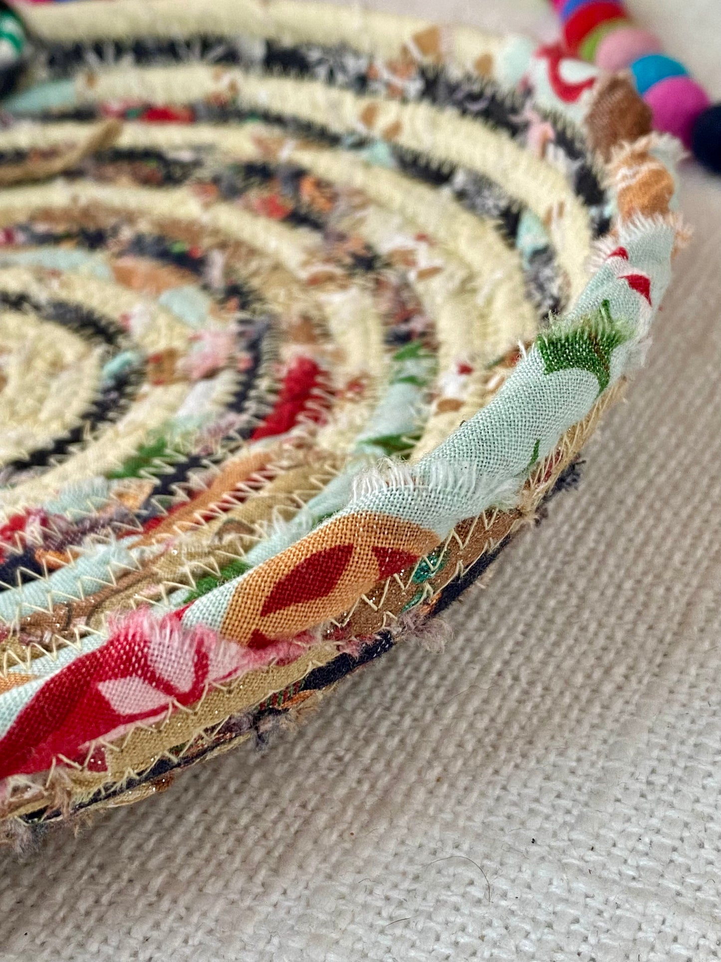 8” Large Saucer Style Trivet - Holiday