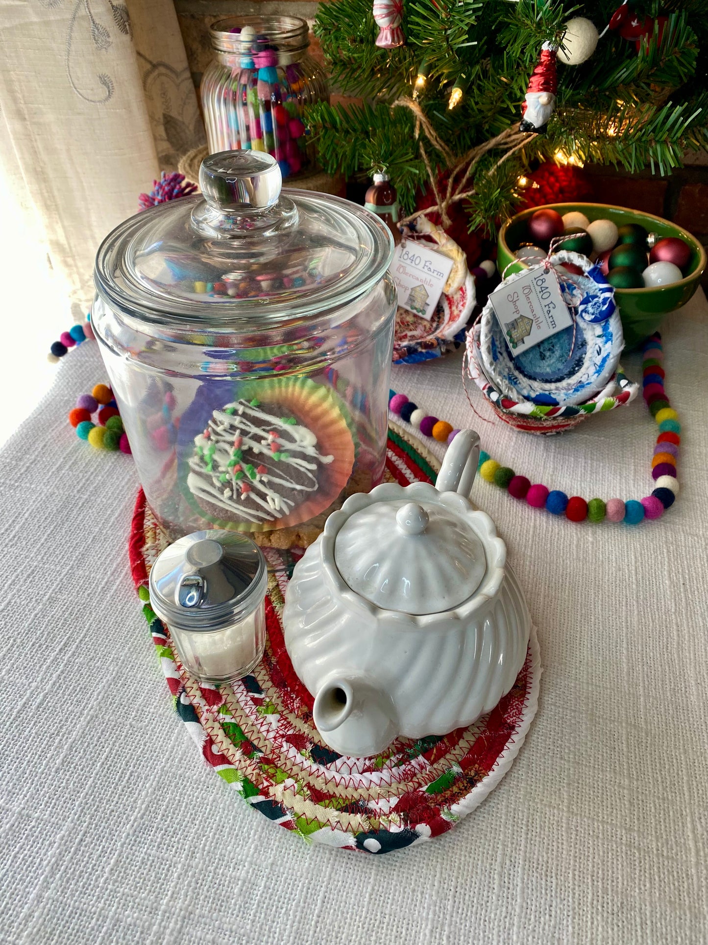 8” x 12" Oval Flat Trivet - Holiday