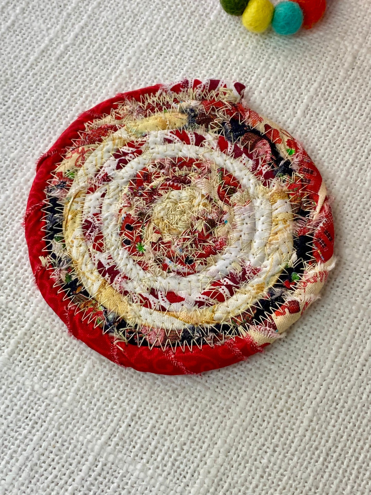6” Medium Saucer Style Trivet and Set of Two Coasters - Holiday