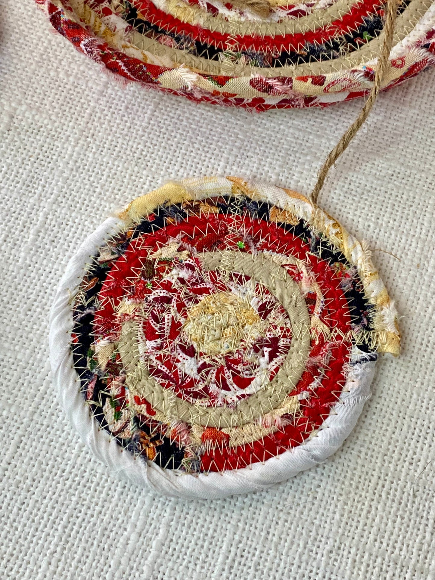 6” Medium Saucer Style Trivet and Set of Two Coasters - Holiday
