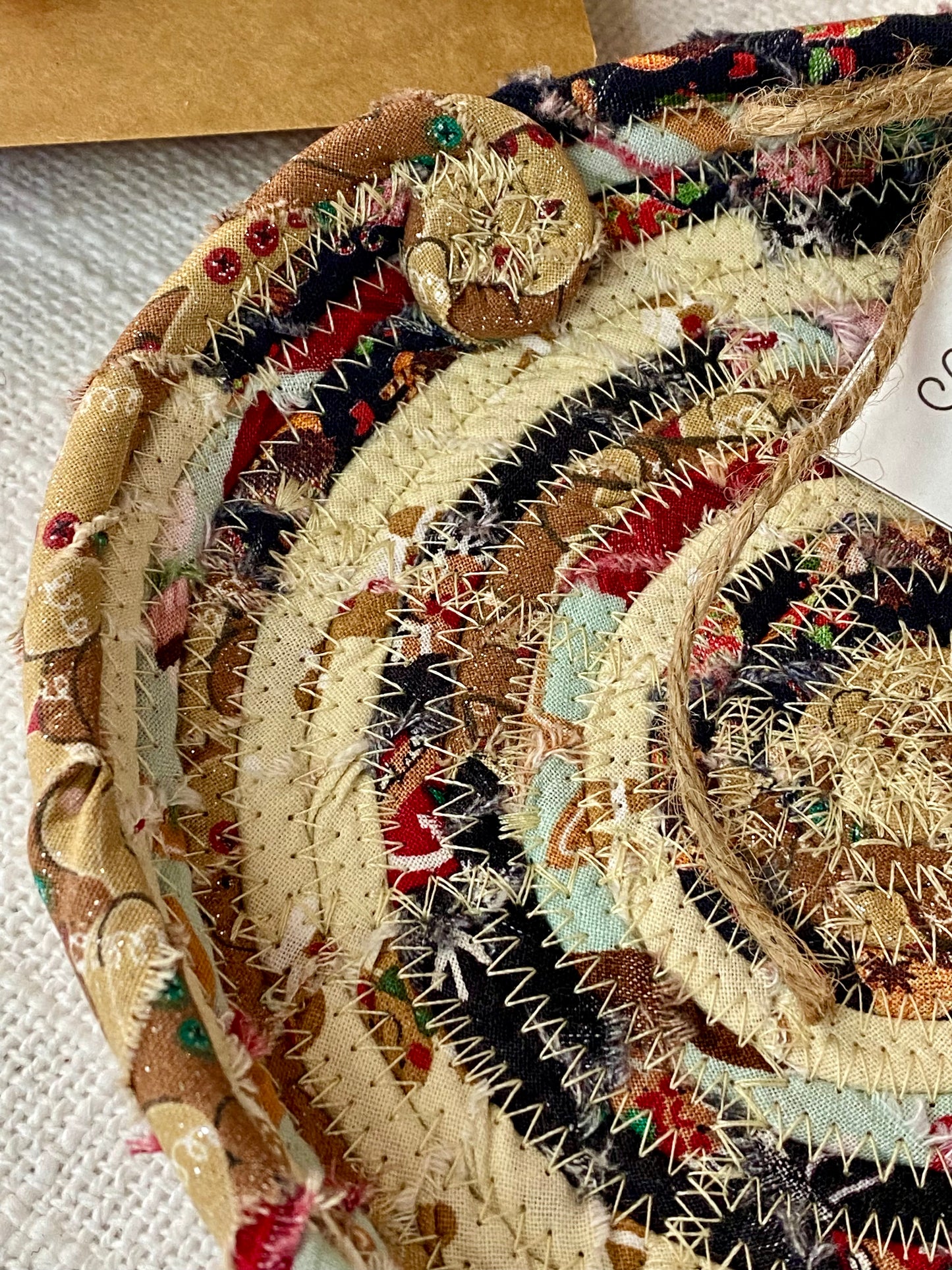 6” Medium Saucer Style Trivet - Holiday