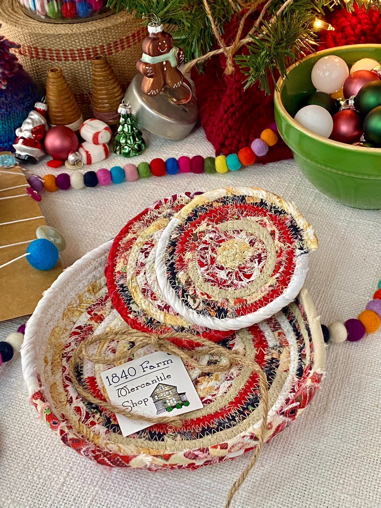 6” Medium Saucer Style Trivet and Set of Two Coasters - Holiday
