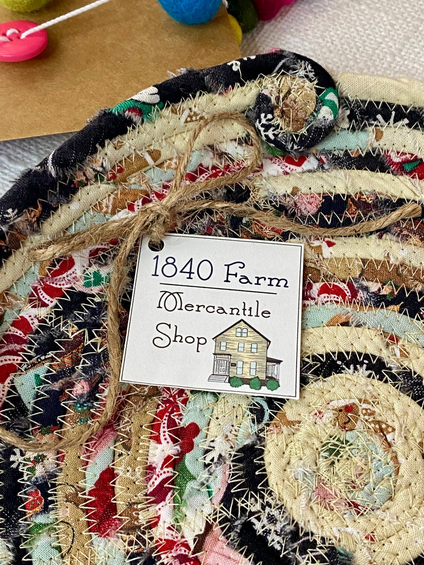 8” Large Saucer Style Trivet - Holiday