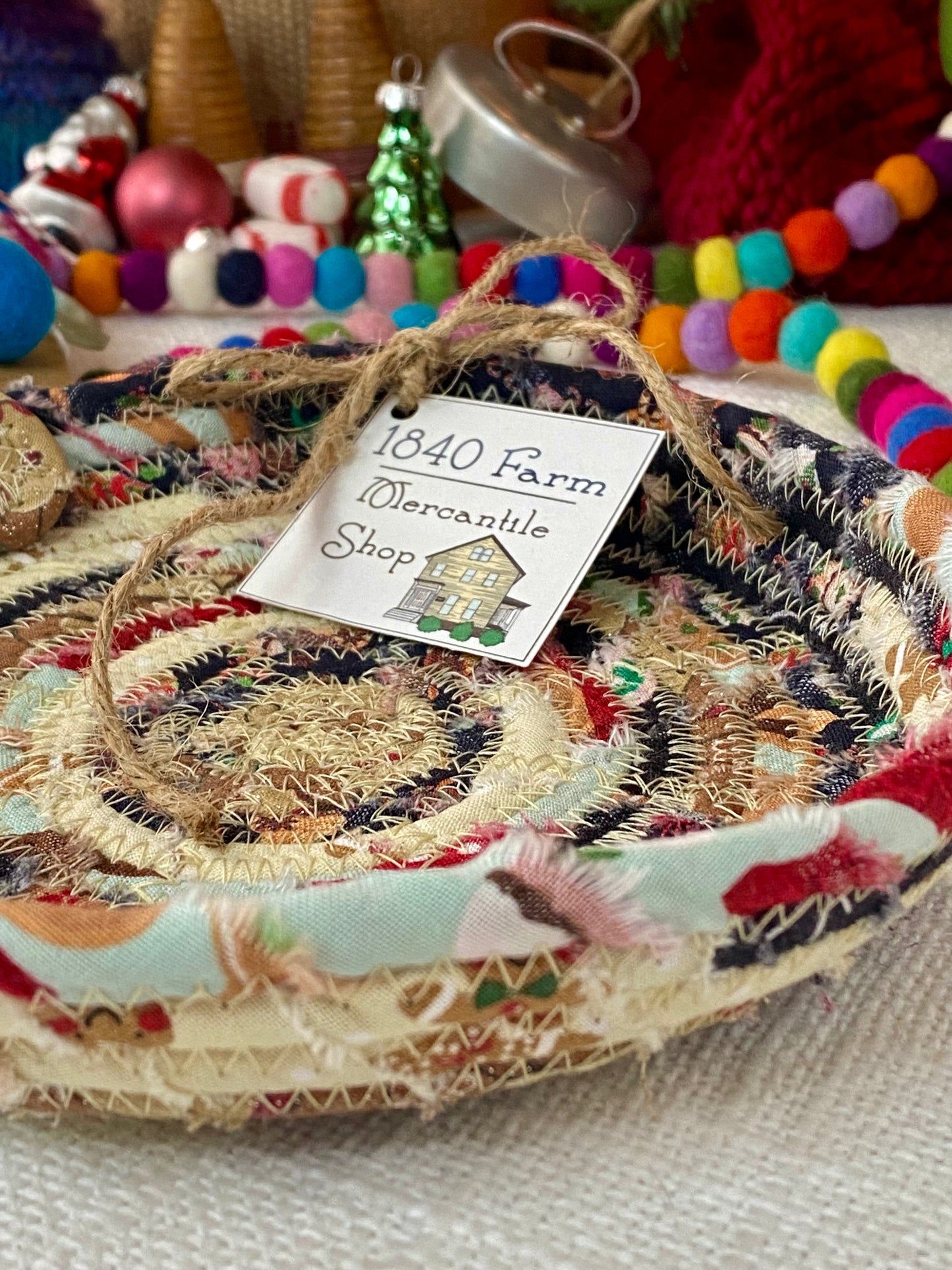 6” Medium Saucer Style Trivet - Holiday