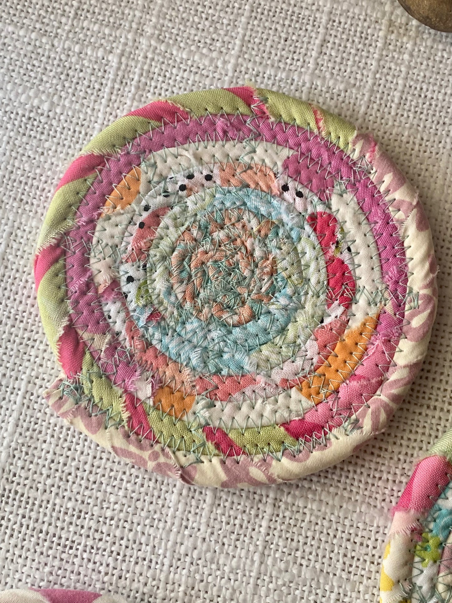 Matching set: 6” Medium Saucer Style Trivet and Four Coasters