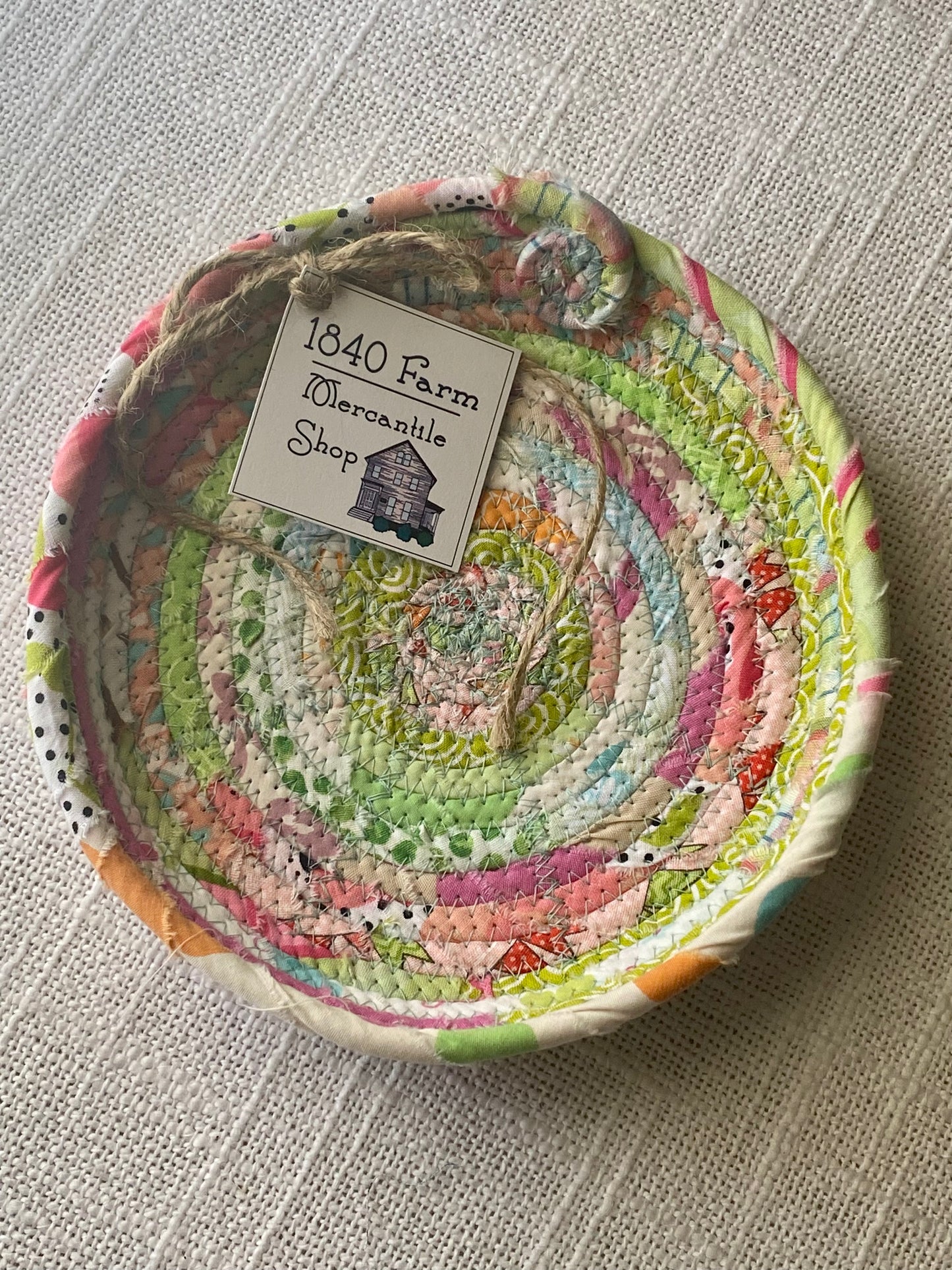 Matching set: 6” Medium Saucer Style Trivet and Four Coasters