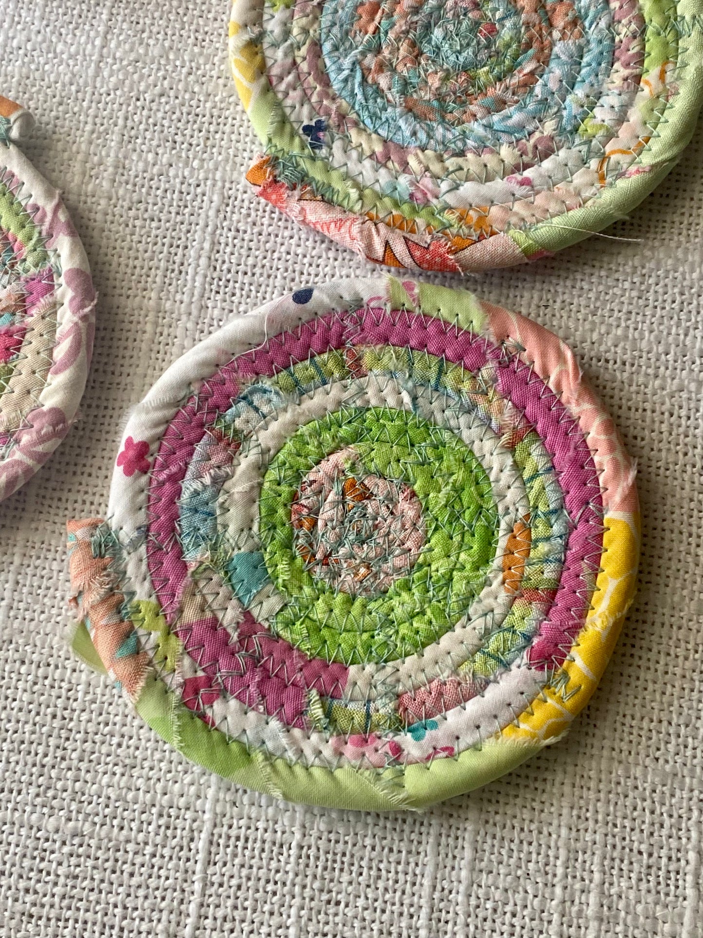 Matching set: 6” Medium Saucer Style Trivet and Four Coasters