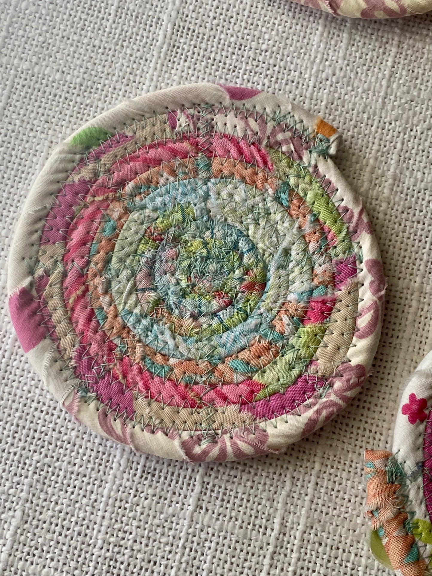 Matching set: 6” Medium Saucer Style Trivet and Four Coasters