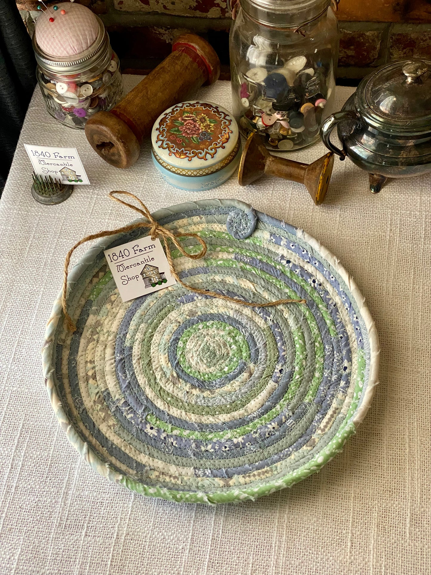 10” Extra Large Saucer Style Trivet