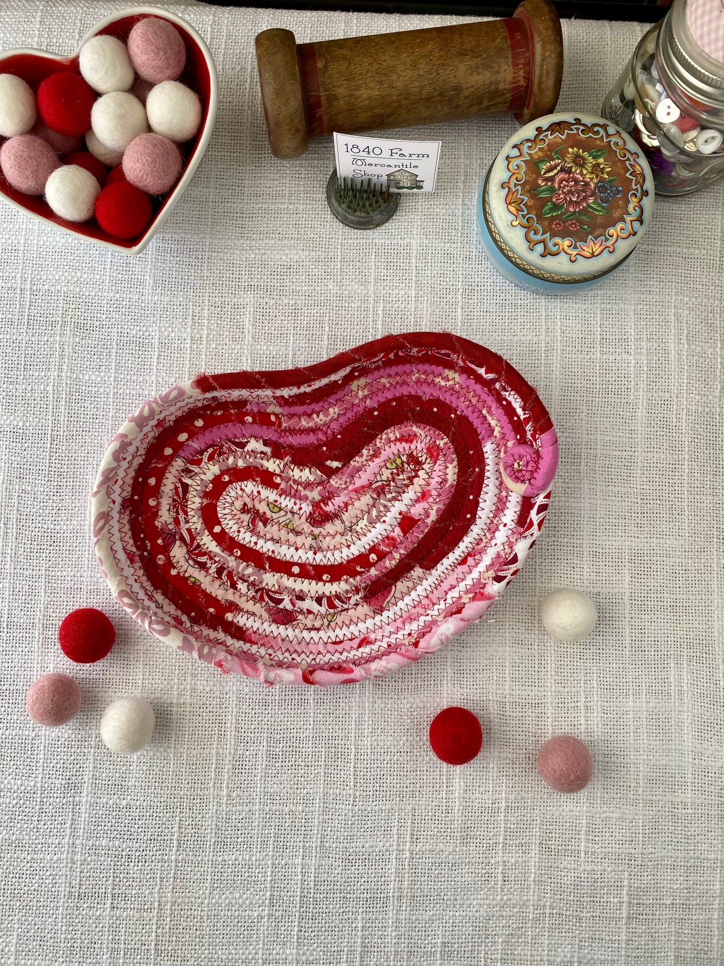 Medium Heart Shaped Saucer Style Trivet