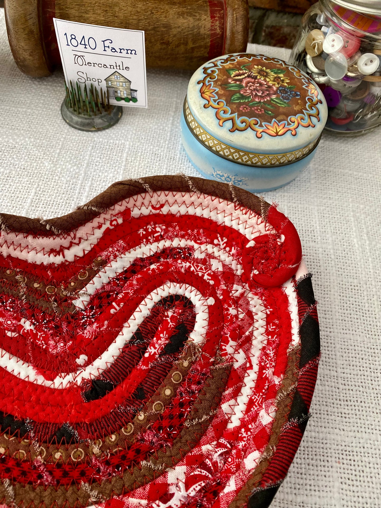 HOLD-Medium Heart Shaped Saucer Style Trivet