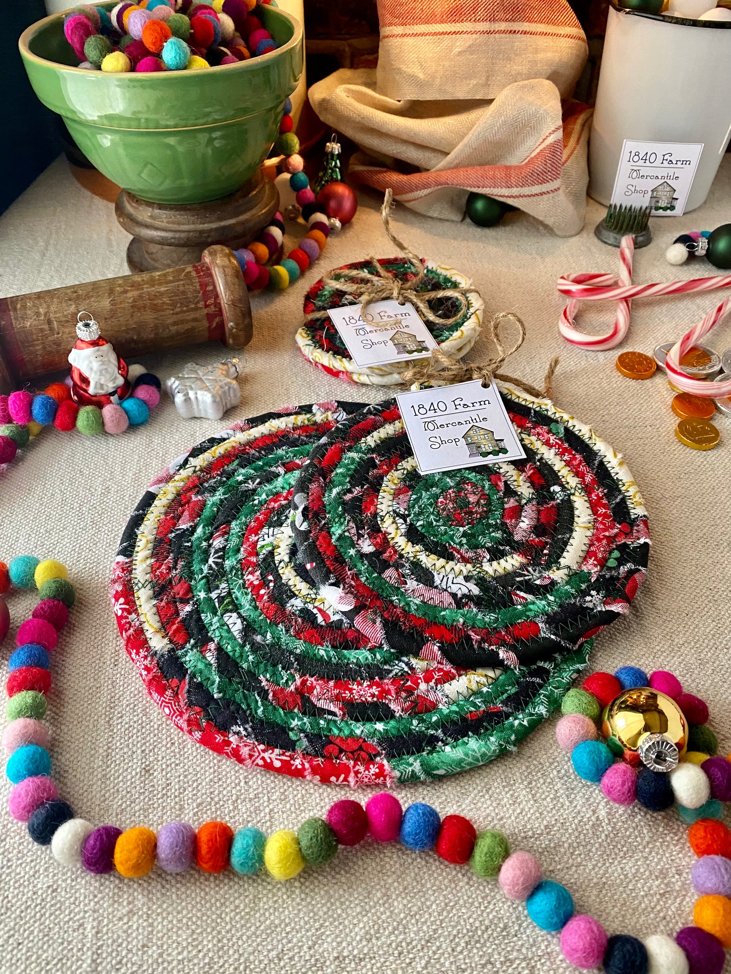 6” Large Flat Trivet - Holiday