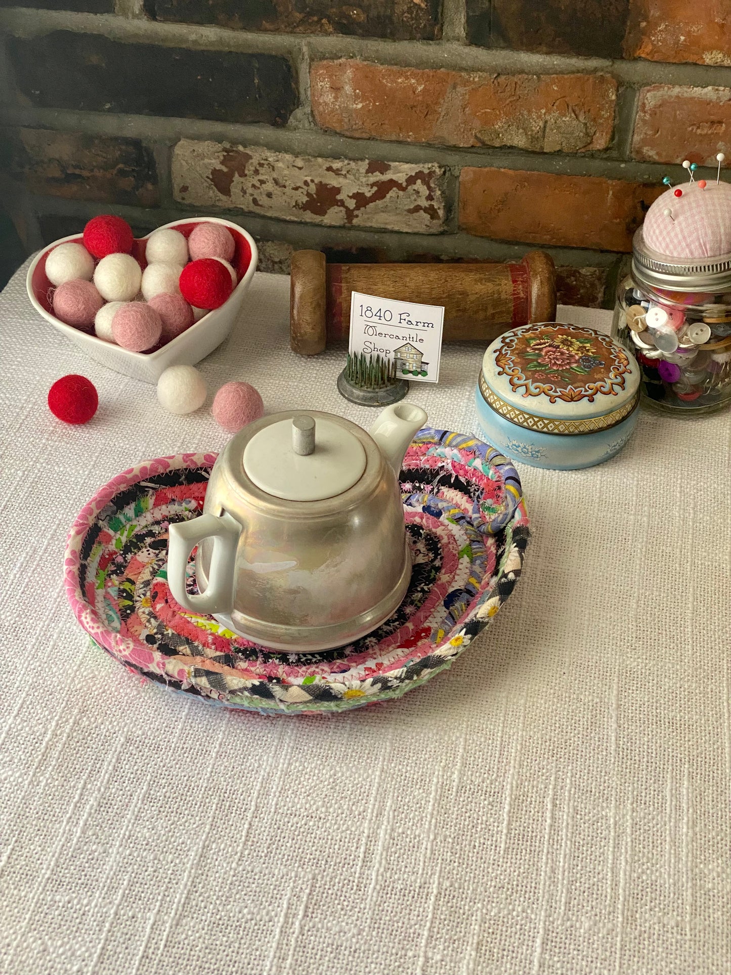 Medium Heart Shaped Saucer Style Trivet