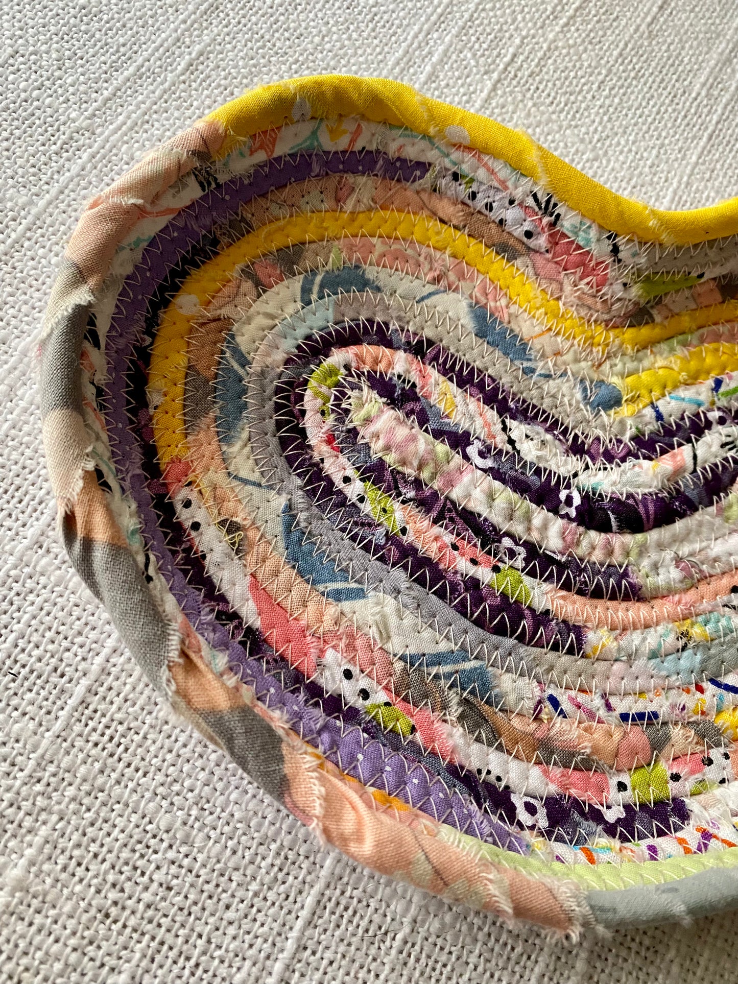 Medium Heart Shaped Saucer Style Trivet