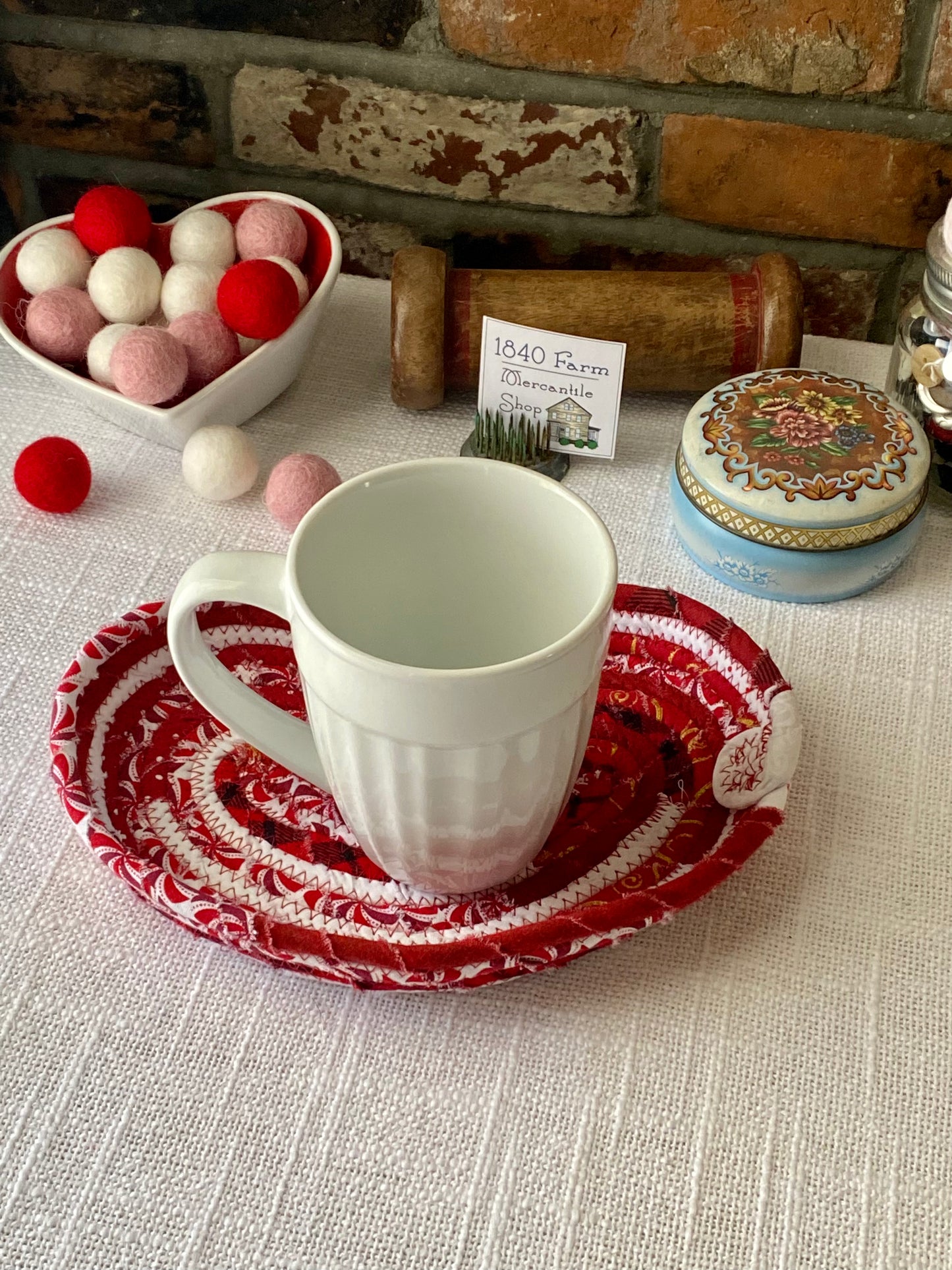 Medium Heart Shaped Saucer Style Trivet