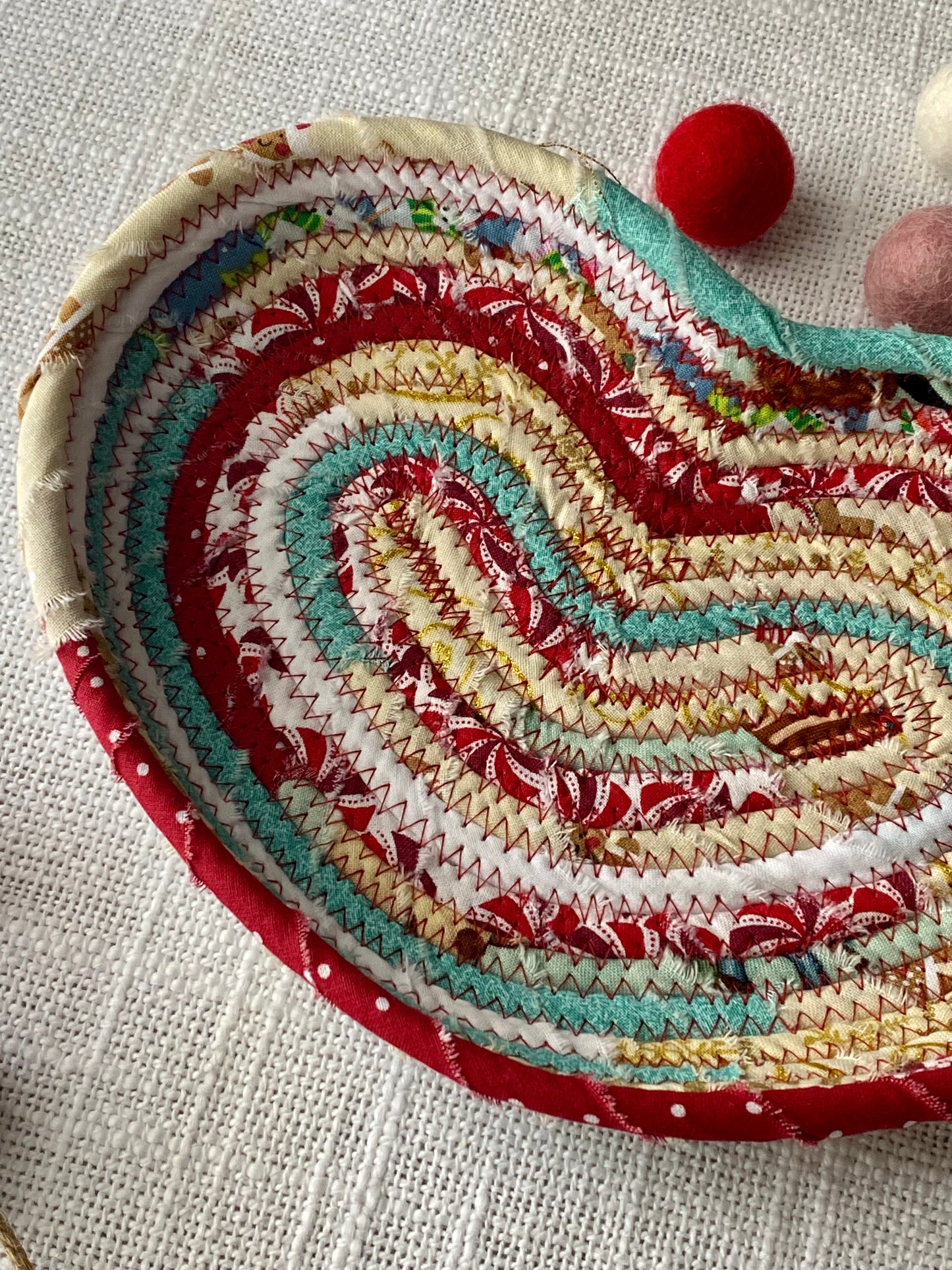 Medium Heart Shaped Saucer Style Trivet