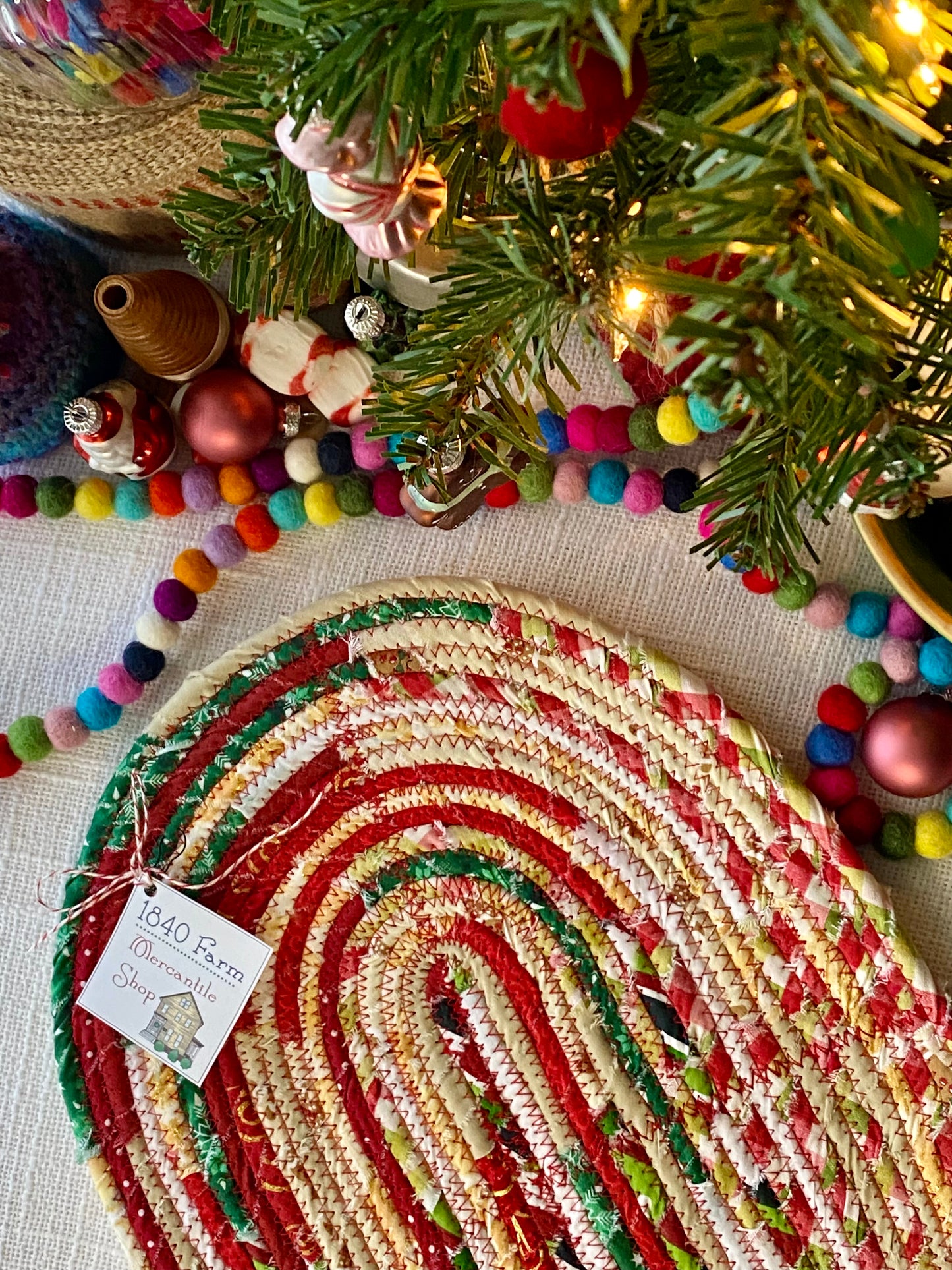 10” x 15" Extra Large Oval Flat Trivet - Holiday 2024