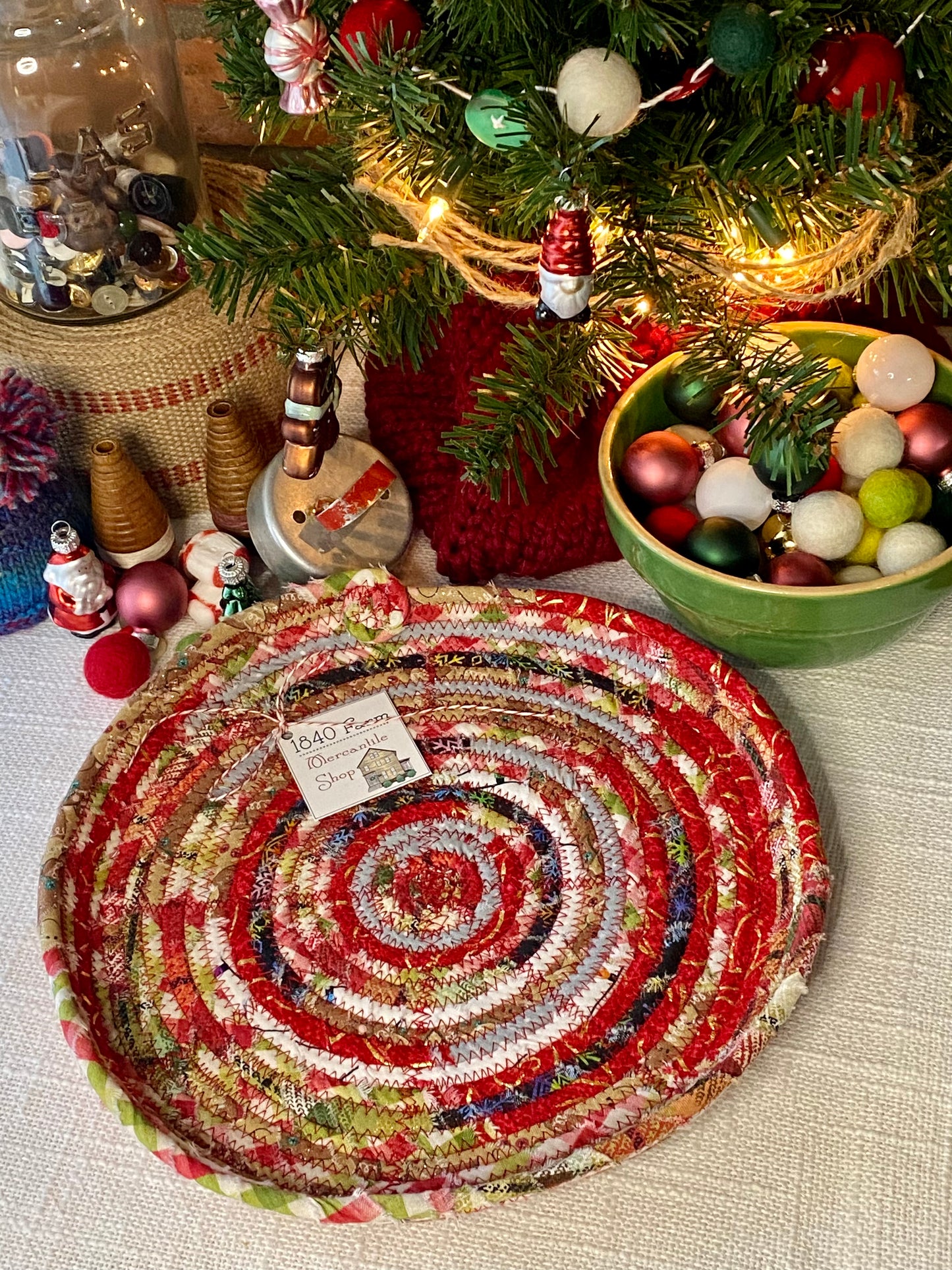 10” Extra Large Saucer Style Trivet - Holiday 2024