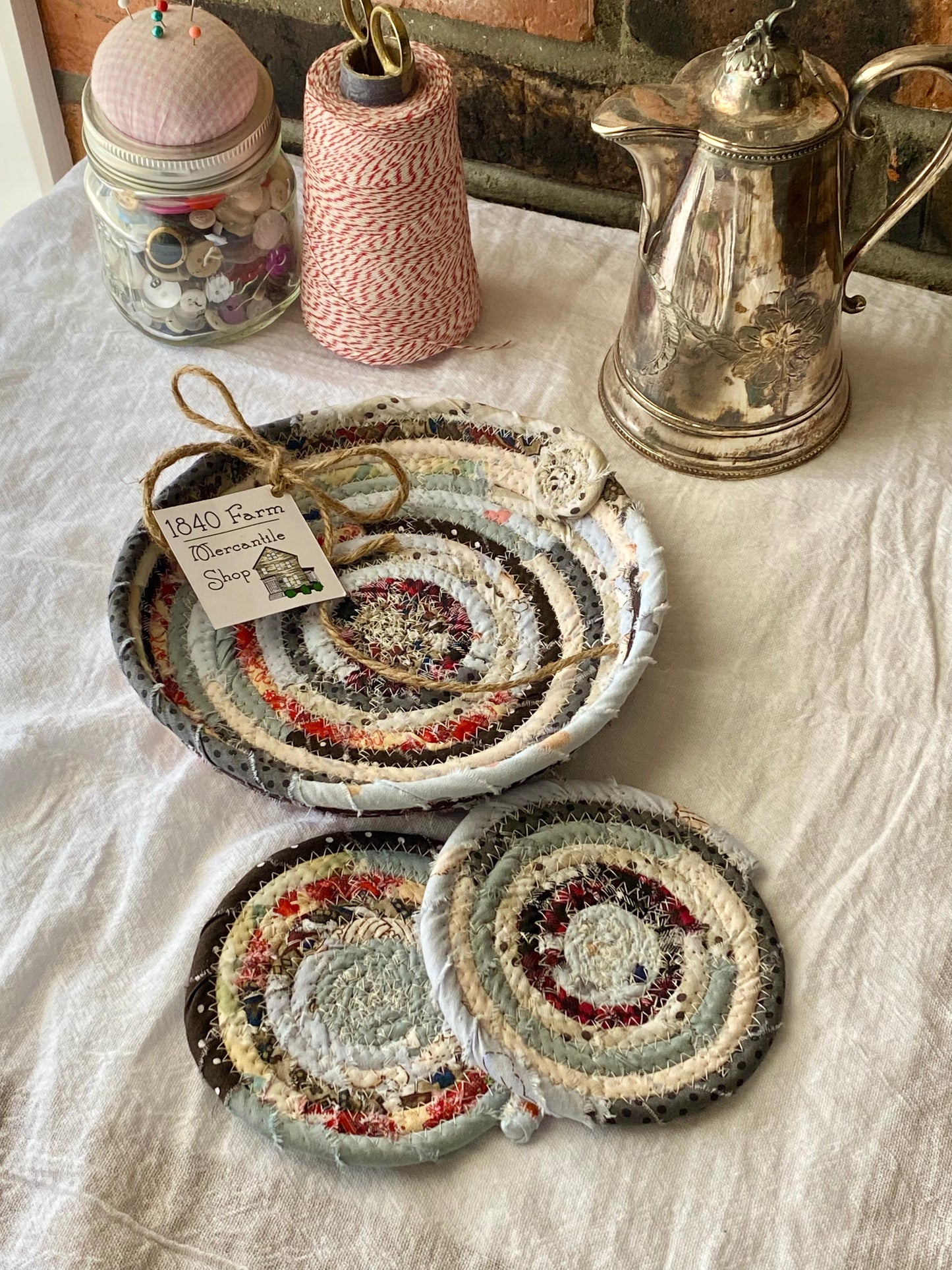 6” Medium Saucer Style Trivet and Set of Two Coasters - Holiday