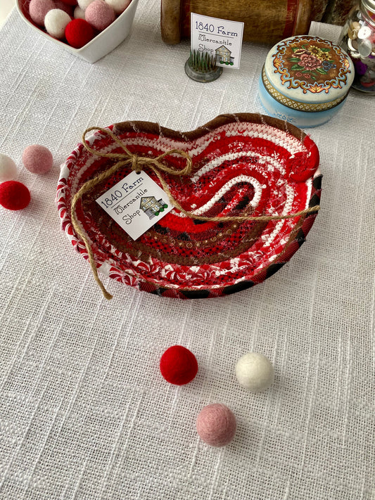 HOLD-Medium Heart Shaped Saucer Style Trivet