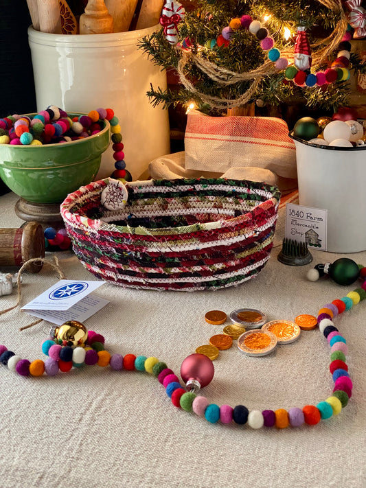 Small Holiday Harvest Basket #1906