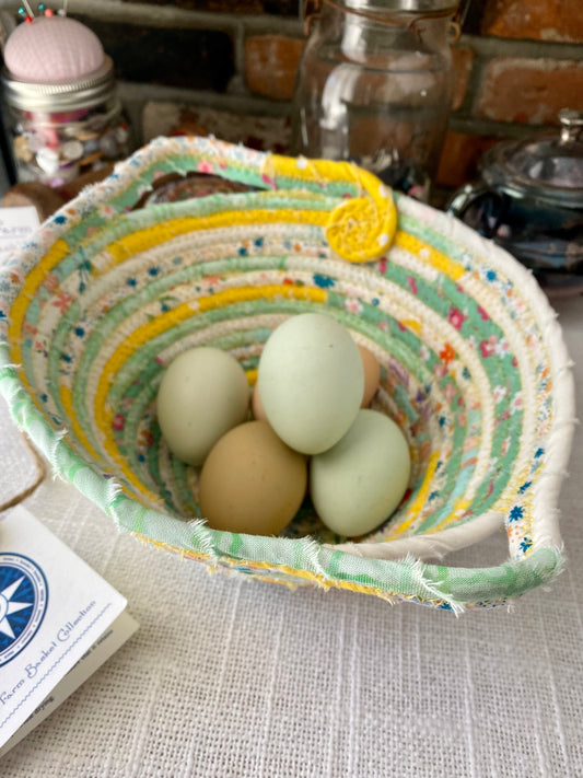 Small Egg Basket #1929