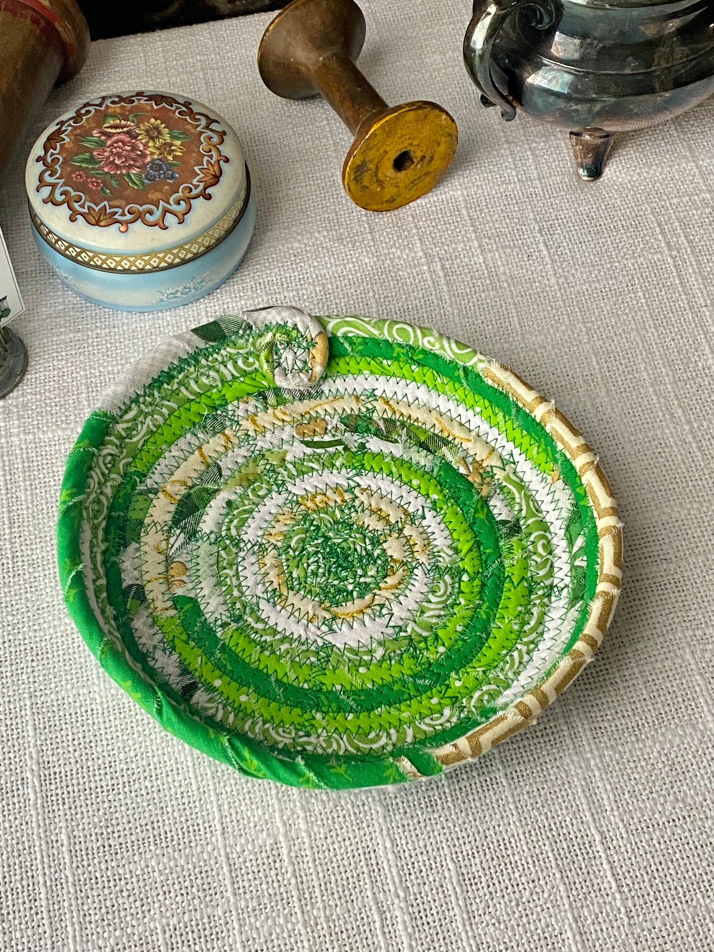 6” Medium Saucer Style Trivet