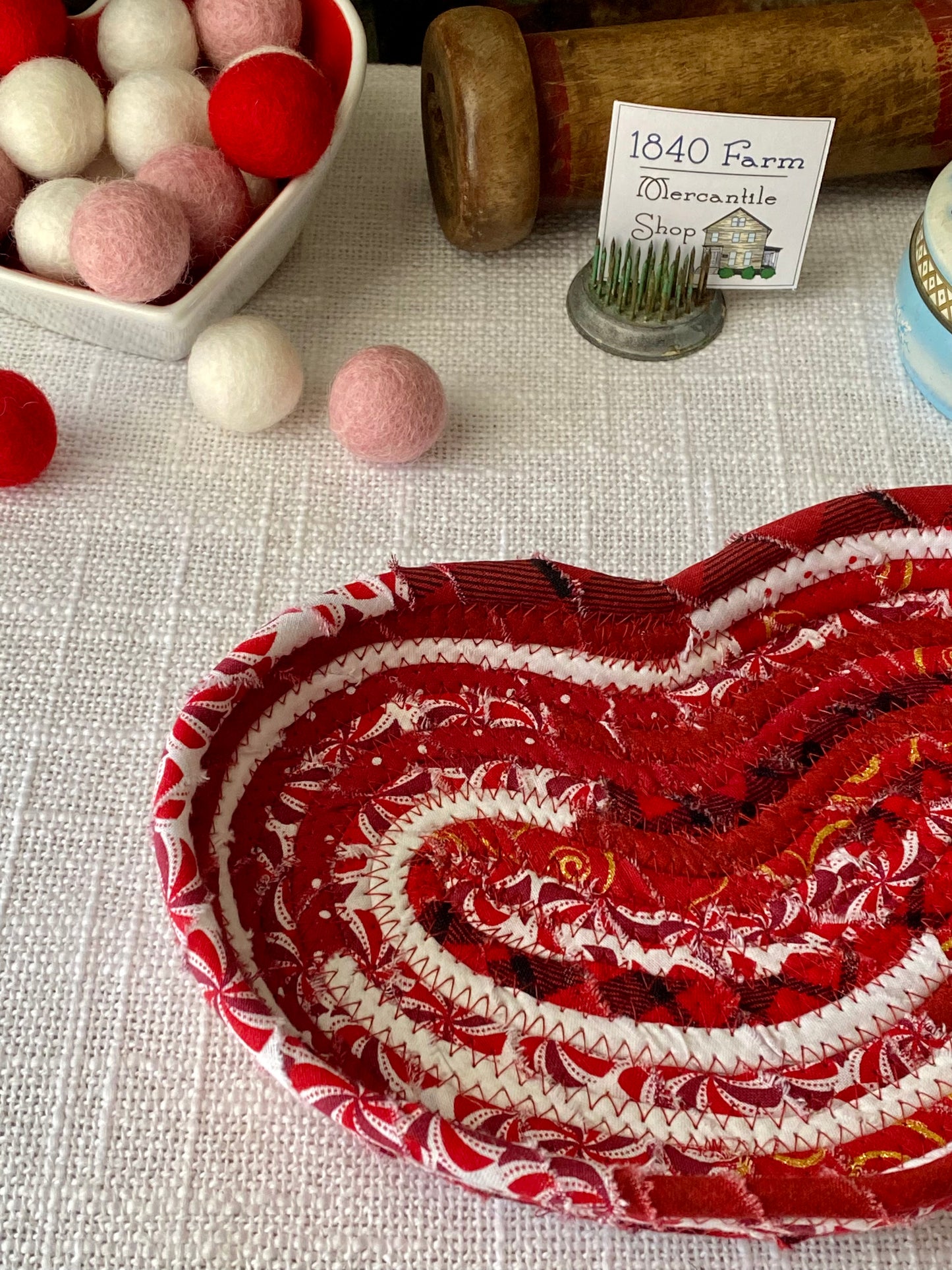 Medium Heart Shaped Saucer Style Trivet
