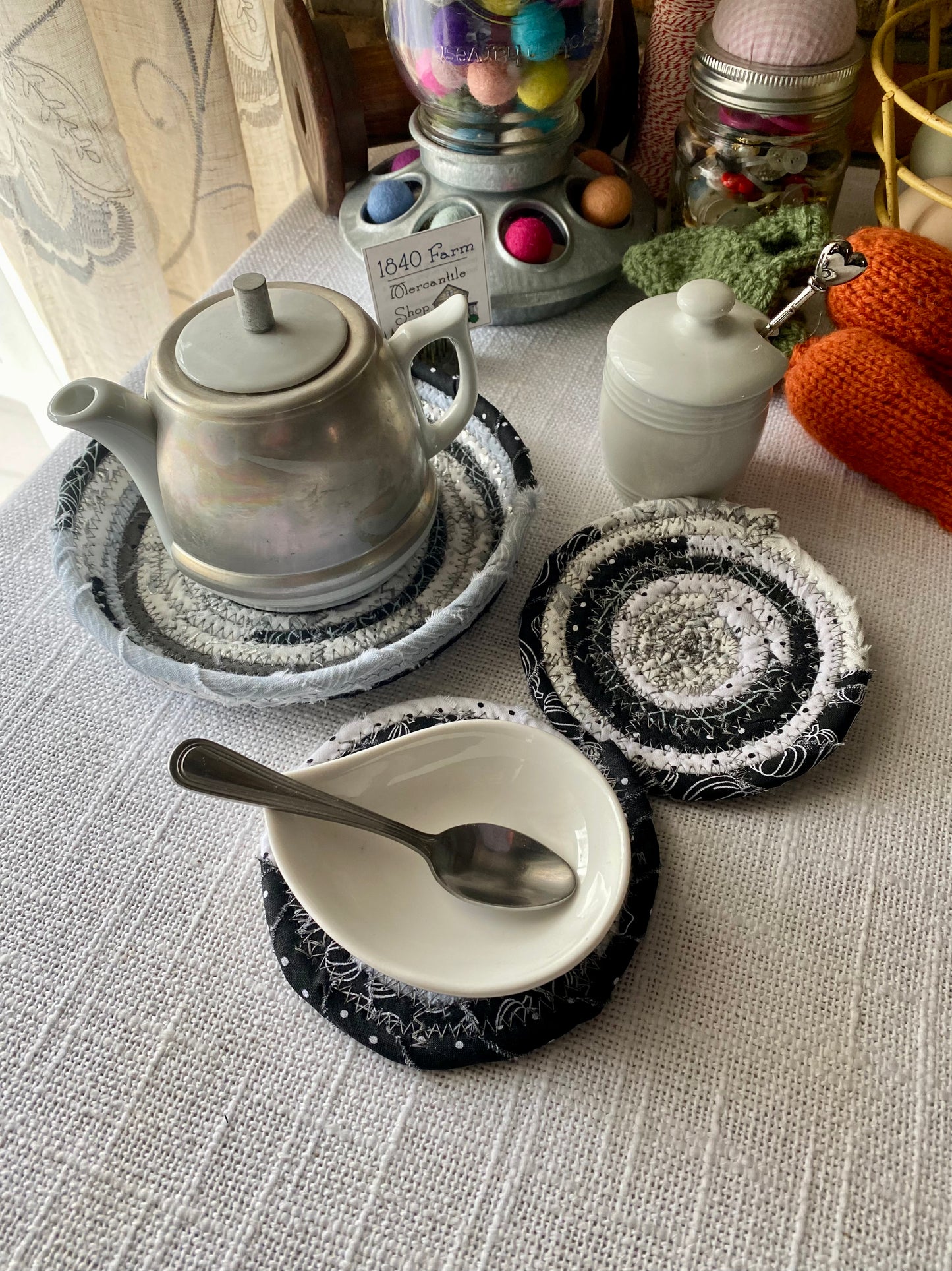 Matching set: 6” Medium Saucer Style Trivet and two Coasters