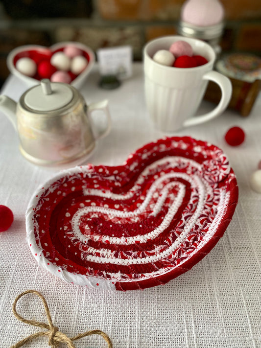 Medium Heart Shaped Saucer Style Trivet