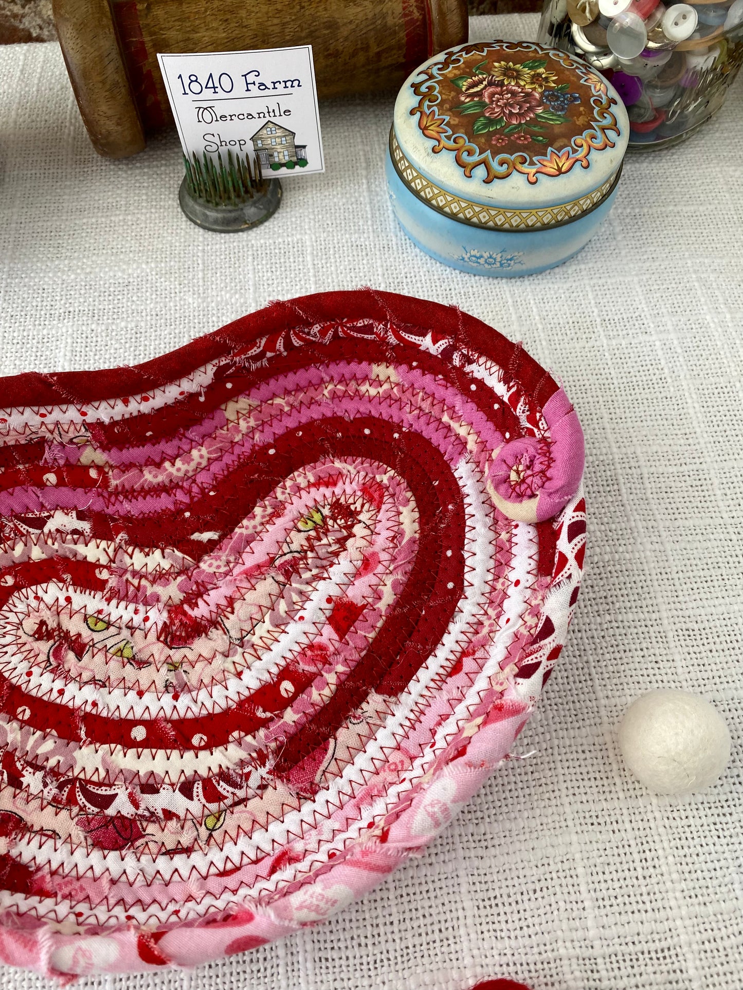 Medium Heart Shaped Saucer Style Trivet